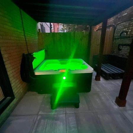 Central London, Jaccuzzi,Newbuild, 2 Bedrooms Two Baths ภายนอก รูปภาพ