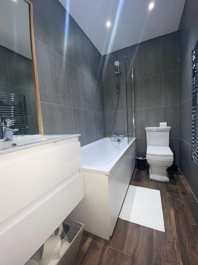 Central London, Jaccuzzi,Newbuild, 2 Bedrooms Two Baths ภายนอก รูปภาพ